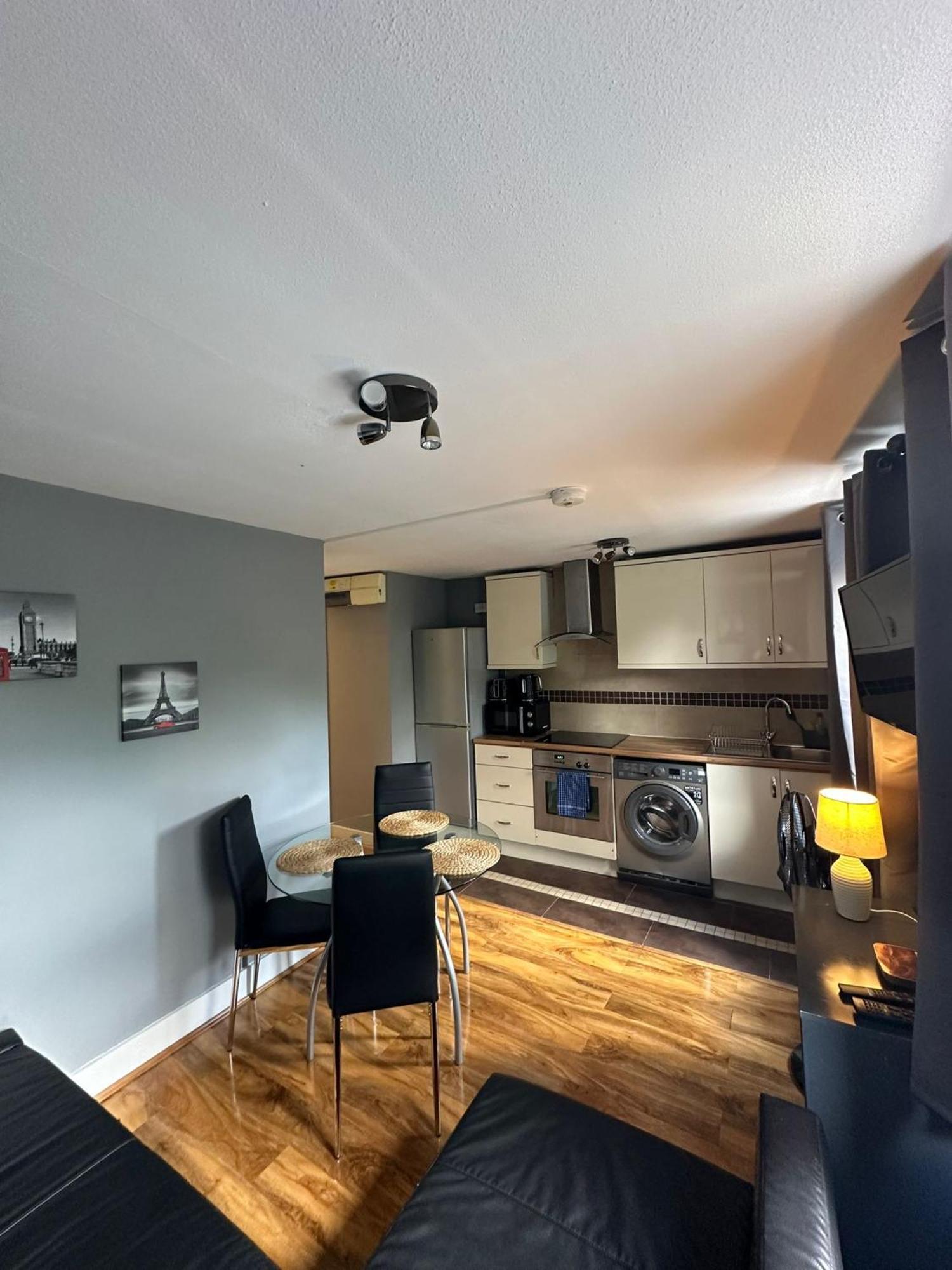Lovely 2 Bedrooms Apartment Лондон Экстерьер фото
